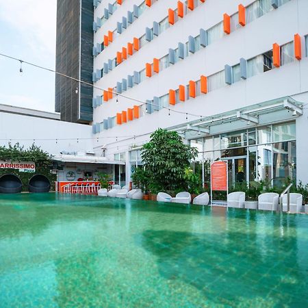 Harris Hotel Batam Center Екстер'єр фото