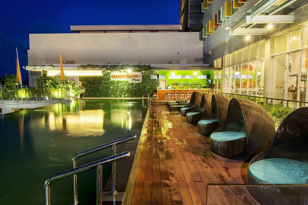 Harris Hotel Batam Center Екстер'єр фото