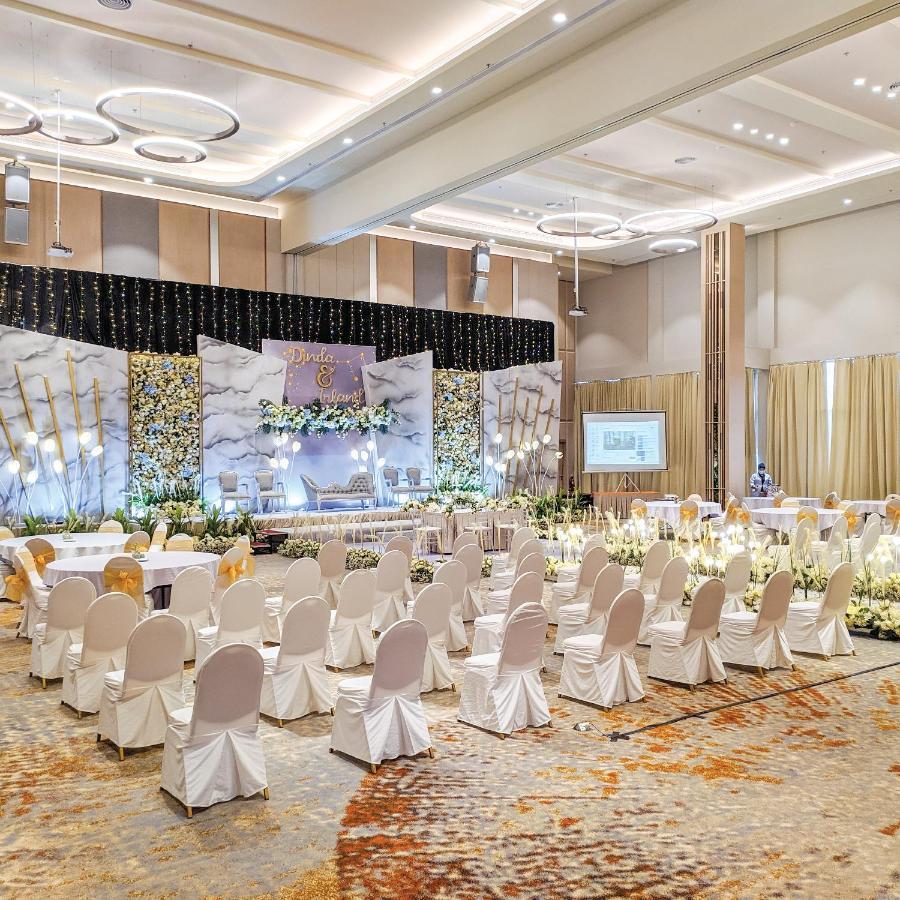 Harris Hotel Batam Center Екстер'єр фото