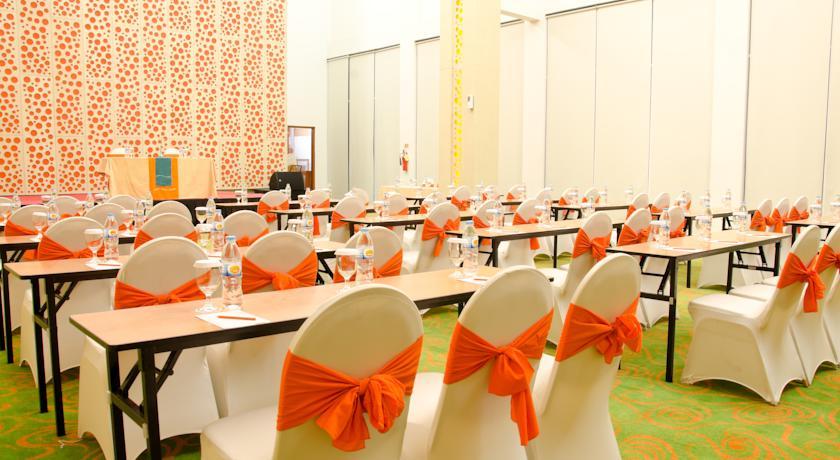 Harris Hotel Batam Center Екстер'єр фото