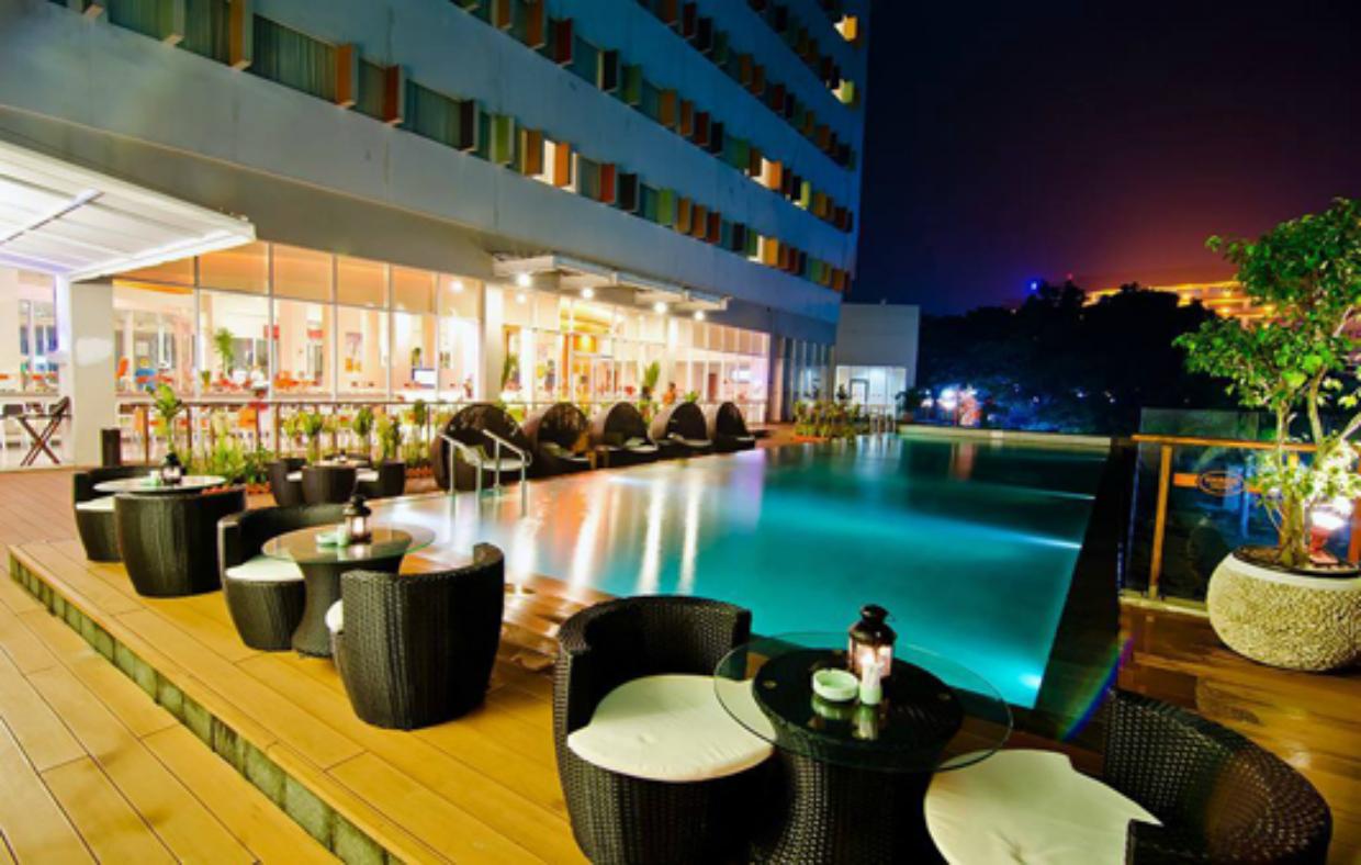 Harris Hotel Batam Center Екстер'єр фото