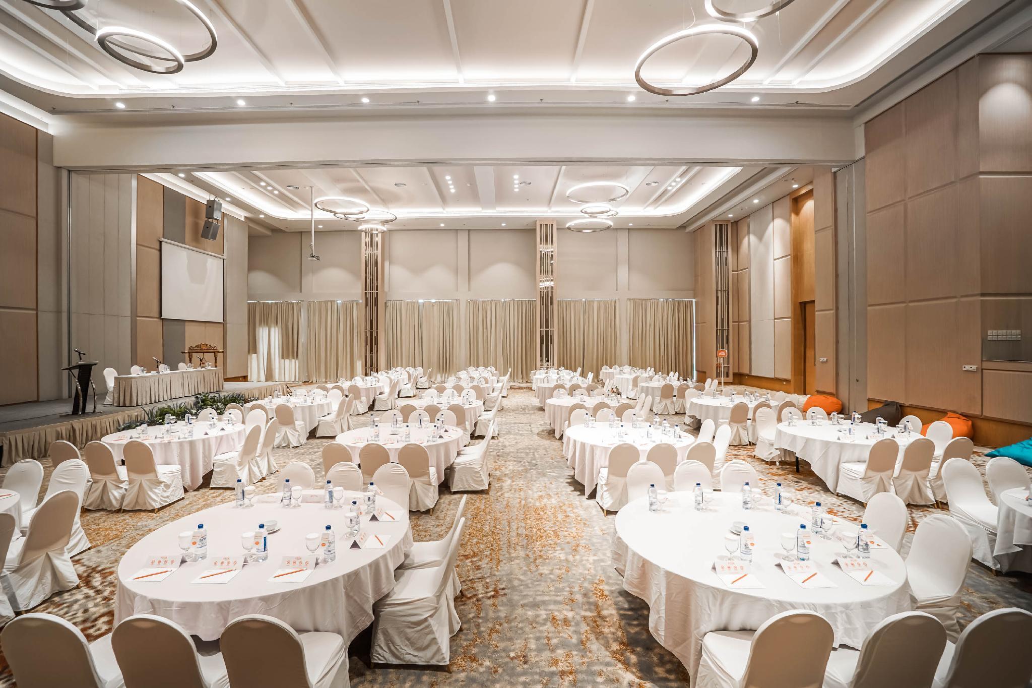 Harris Hotel Batam Center Екстер'єр фото