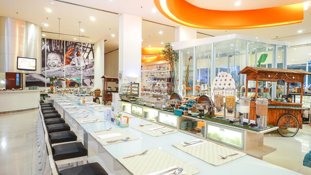 Harris Hotel Batam Center Екстер'єр фото