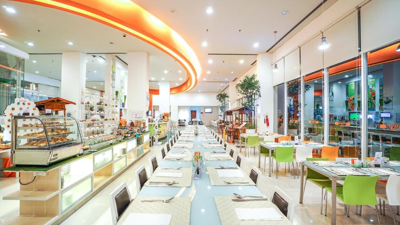 Harris Hotel Batam Center Екстер'єр фото