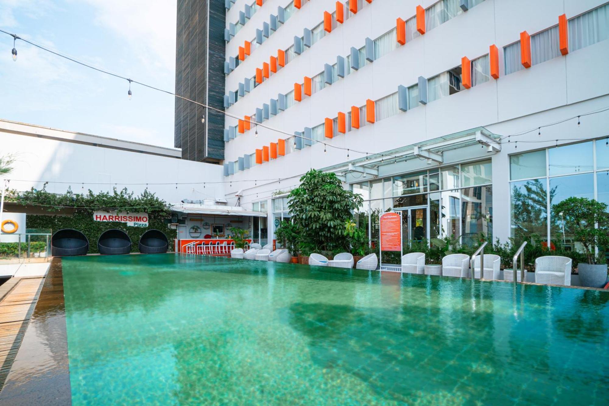 Harris Hotel Batam Center Екстер'єр фото
