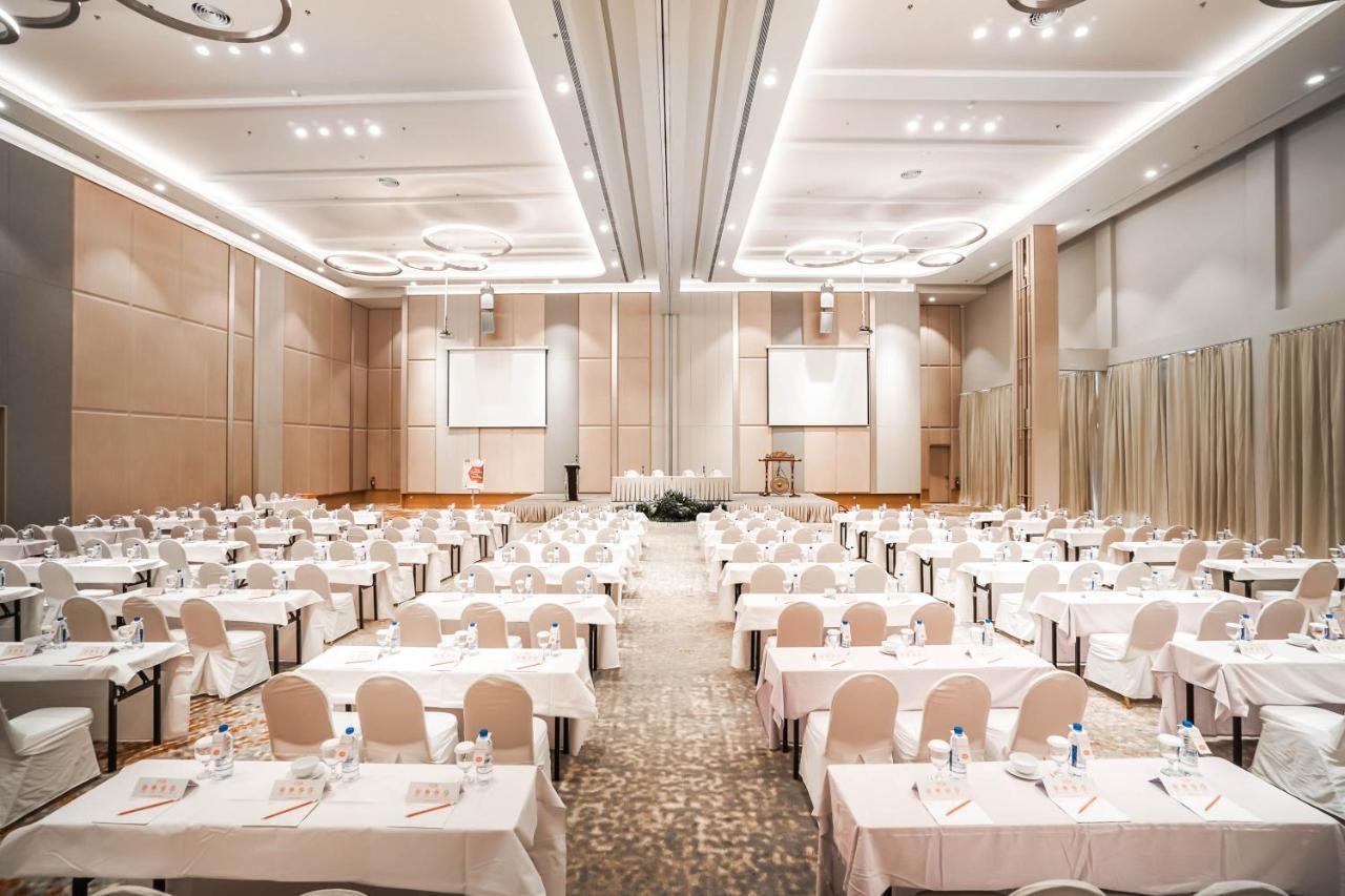 Harris Hotel Batam Center Екстер'єр фото