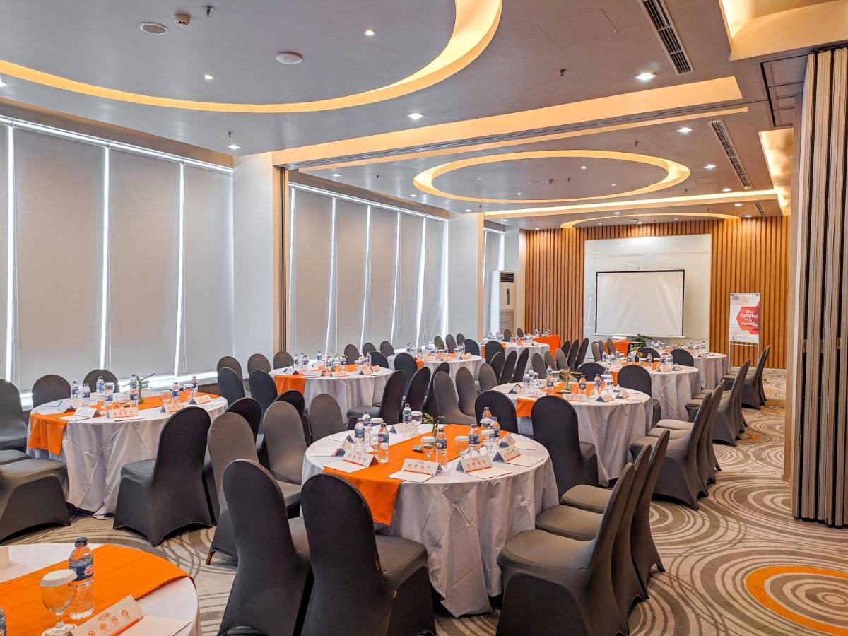Harris Hotel Batam Center Екстер'єр фото