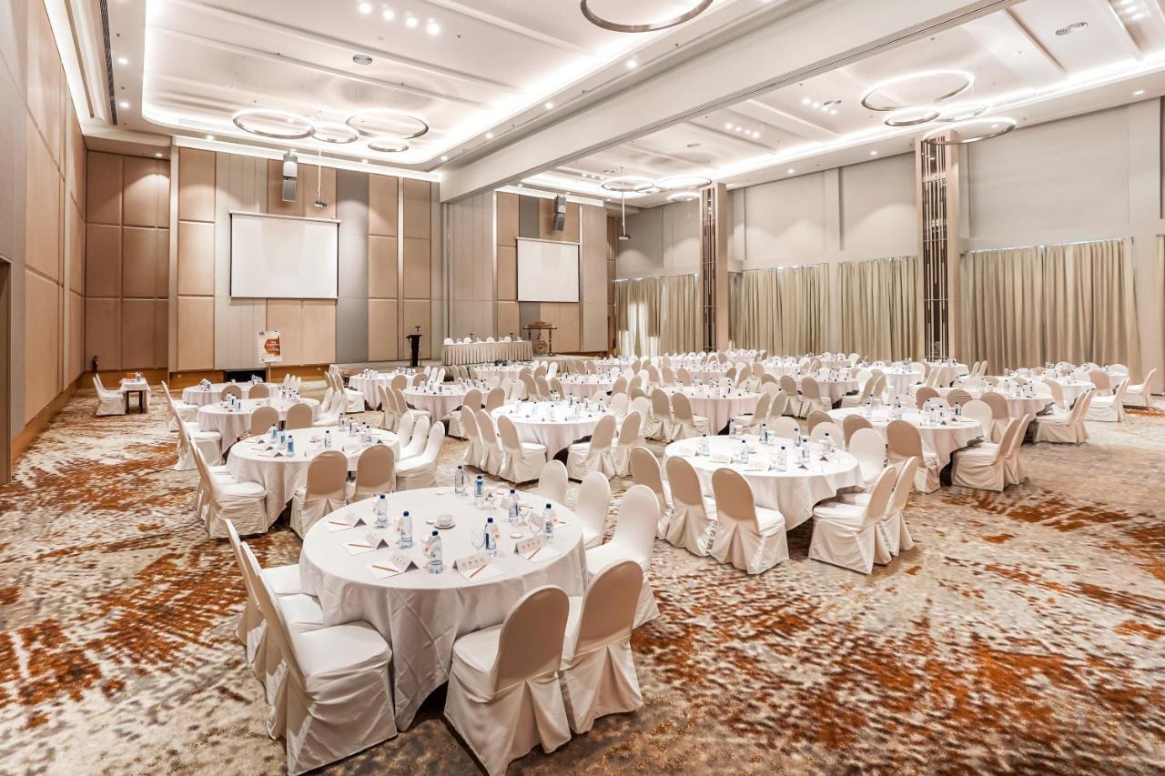 Harris Hotel Batam Center Екстер'єр фото